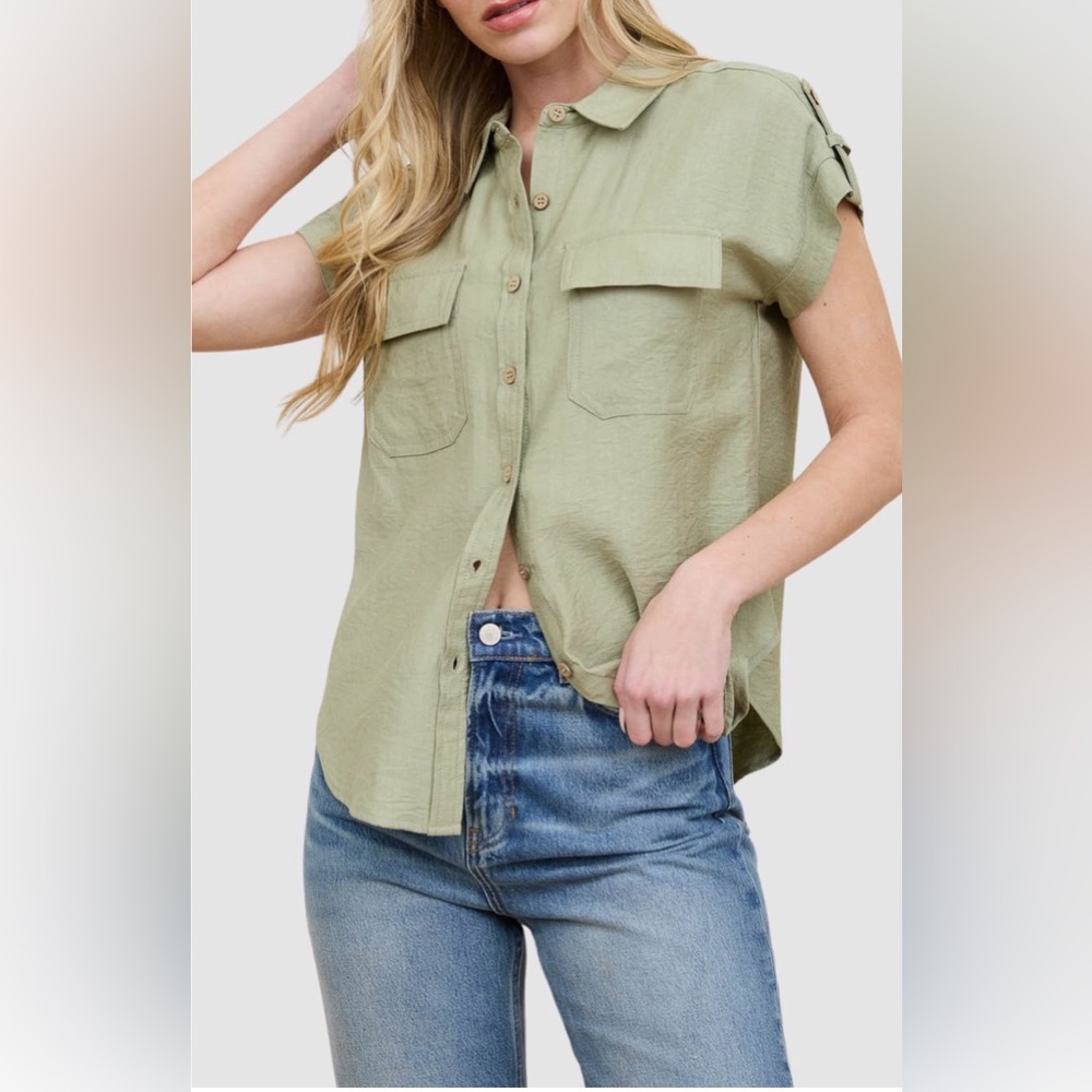 Short Sleeve Button-Up Shirt - Mine